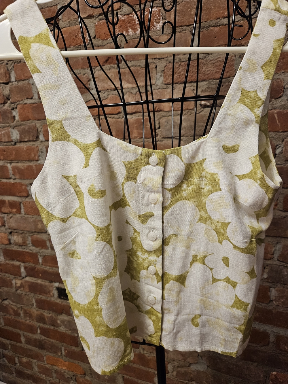 Mus & Bombon Barcelona Women's Floral Scoop-Neck Camisole in Olive & White.